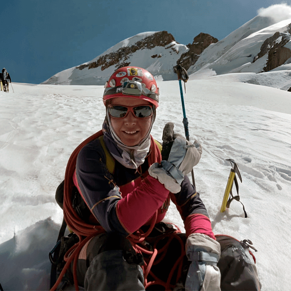 Denys Sanjines Empresaria boliviana creadora de la marca Cholitas Wrestling